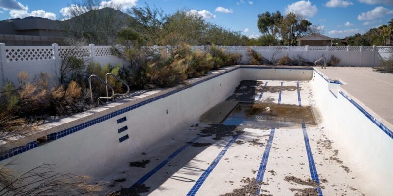 Best Pool Tile Scale Removal Company in Arizona